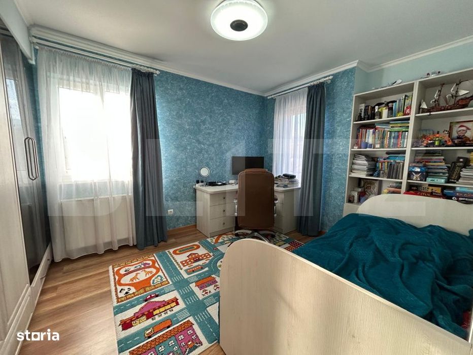 Apartament de vanzare, cu 4 camere, 100 mp, zona Oasului