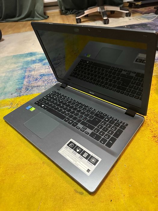 Laptop Acer E5-771g, i5 , 6 gb, video 2 gb dedicat, ecran mare 17.3