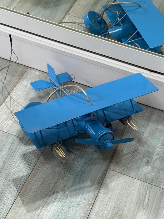 Продам лампу в детскую