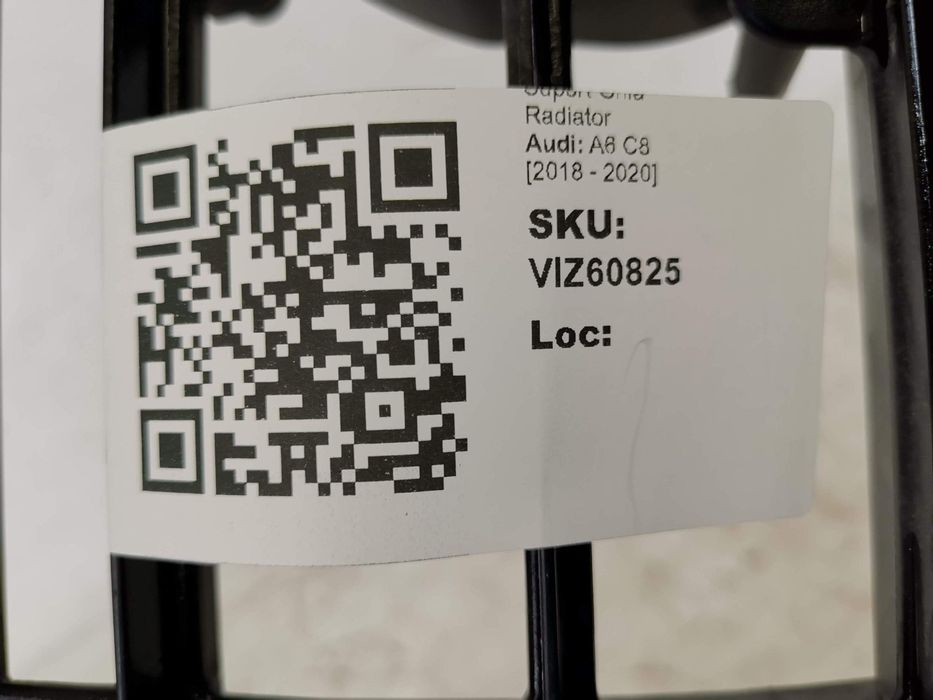 Радиаторна решетка носач Ауди А6 С8 / Audi A6 C8 [ - ] Оригинален, в д