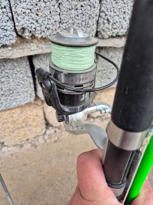 Удочки қармақтар сатылады