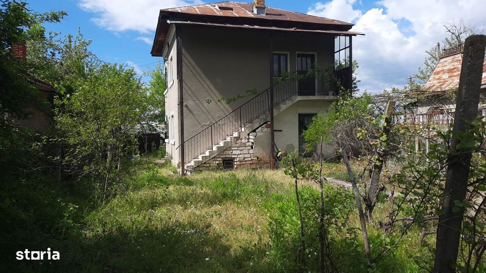 Casă cărămidă, P+E, 460 mp, comuna Iancu Jianu-Olt