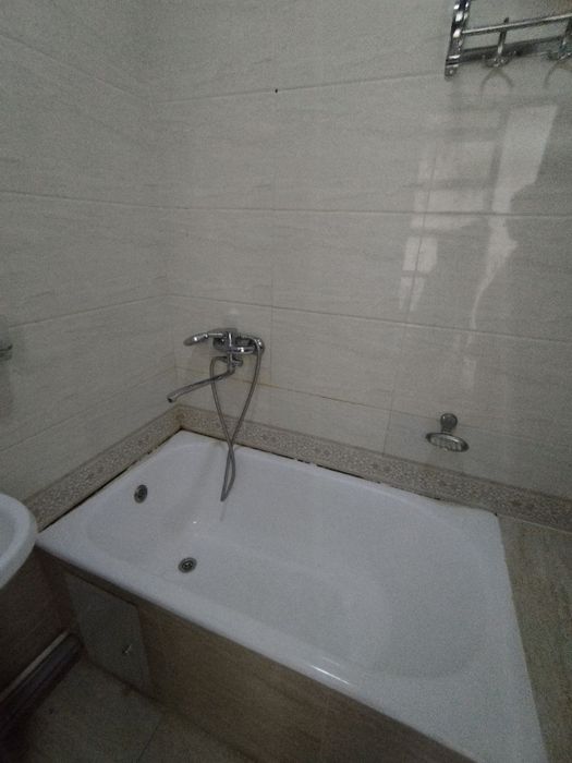 Здаецая 2 комнатная квартира массив куйлюк 4