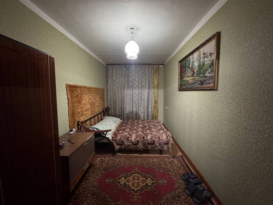 2/3/5 продаётся квартира БИЙ, горького.  Балкон 2х6