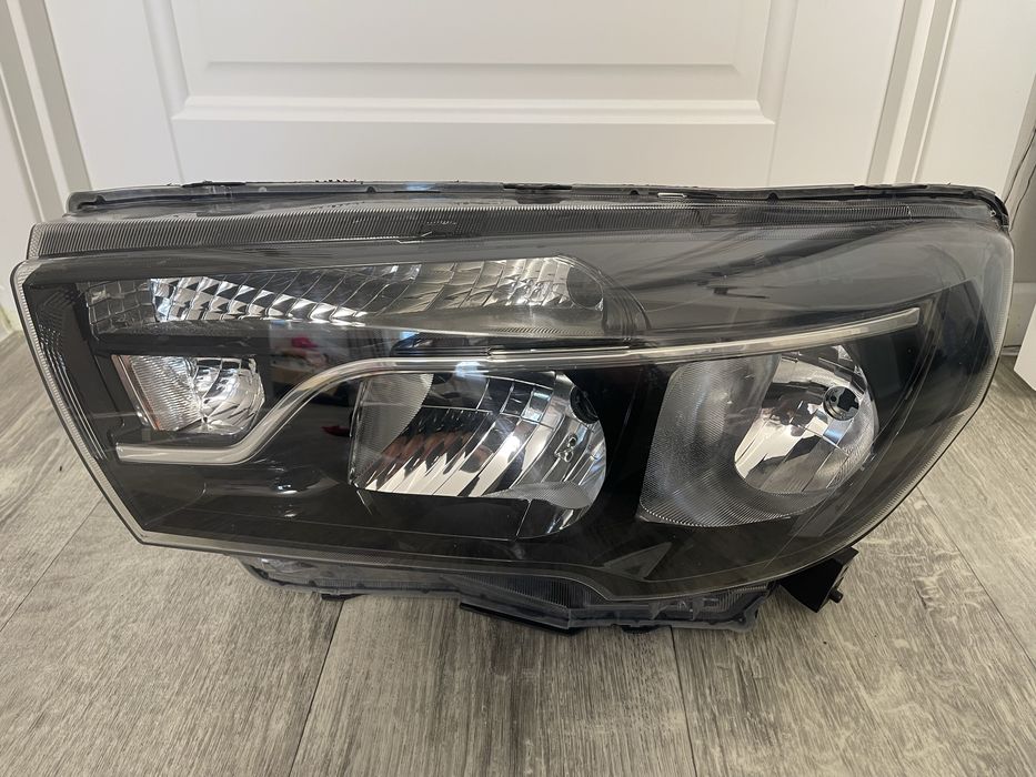 Фары передние Lada Vesta.Оригинал.