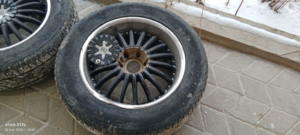 Продам комплект колес