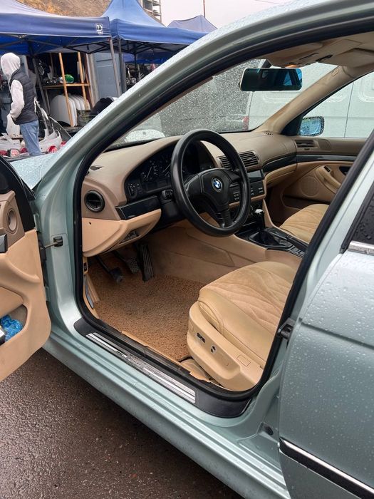 BMW E39 528 M52.