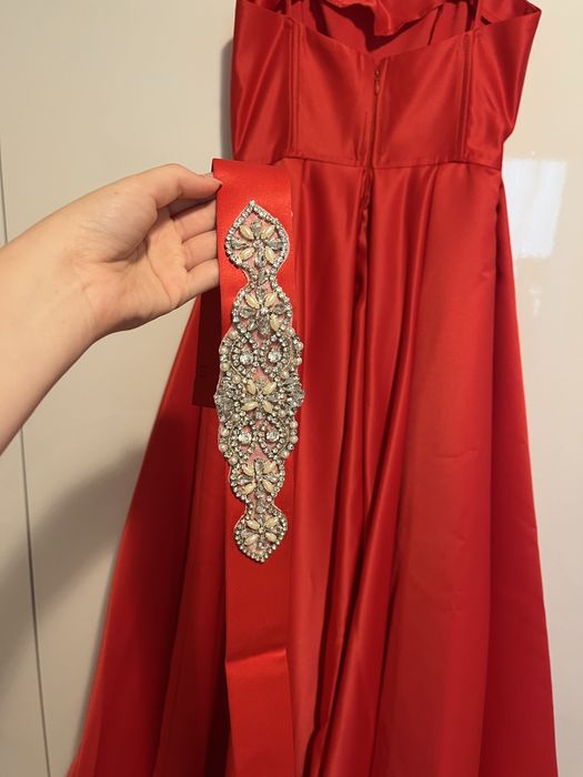 Rochie rosie eleganta