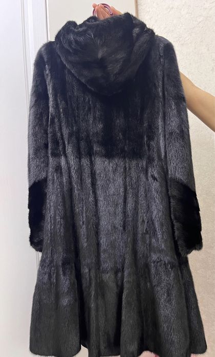 Продам Норковую шубу