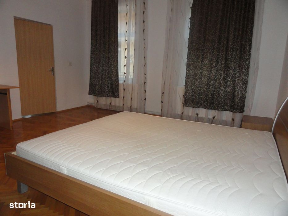 Apartament 2 camere, etaj 2, Bdul Revolutiei, 103 mp, renovat, mobilat