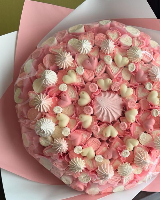 Сладкие букеты, подарки из шоколада и мармелада