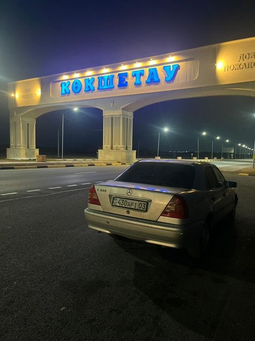 Продам мерс 220.