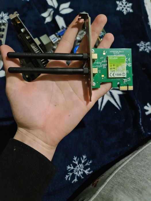 Vând kit de desktop și Light gaming