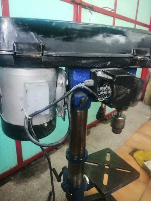 Настолна бормашина einhell