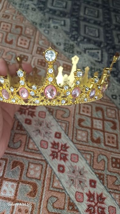 Продаётся короны для поздравление