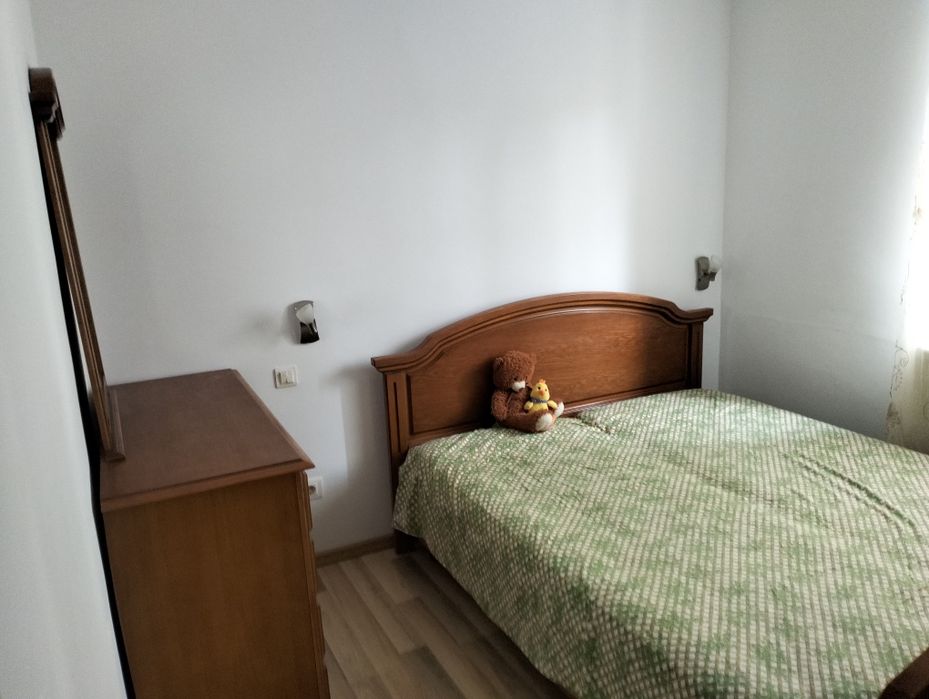 Inchiriez apartament 3 camere