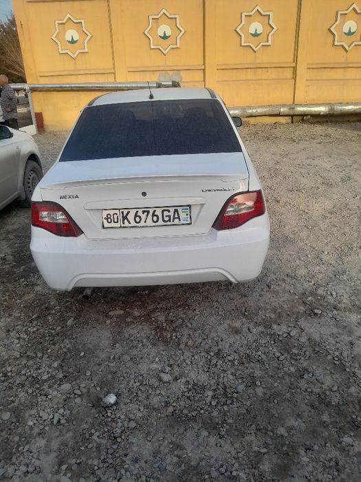 Chevrolet nexia 2 rangi oq kraskasi asvejit qilingan. Rasxodi yo'q. Me