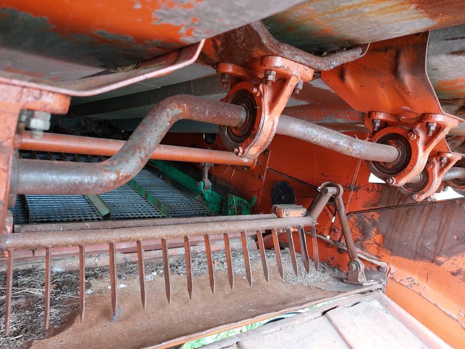 Продам комбайн НИВА