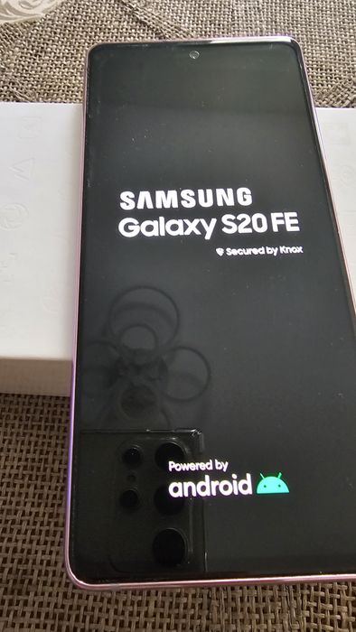 SAMSUNG GALAXY S20 FE(като нов)