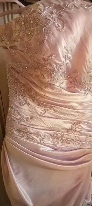 Официална/бална рокля с нежна украса