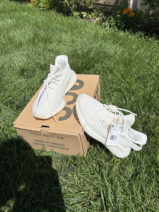 Yeezy 350 V2 white