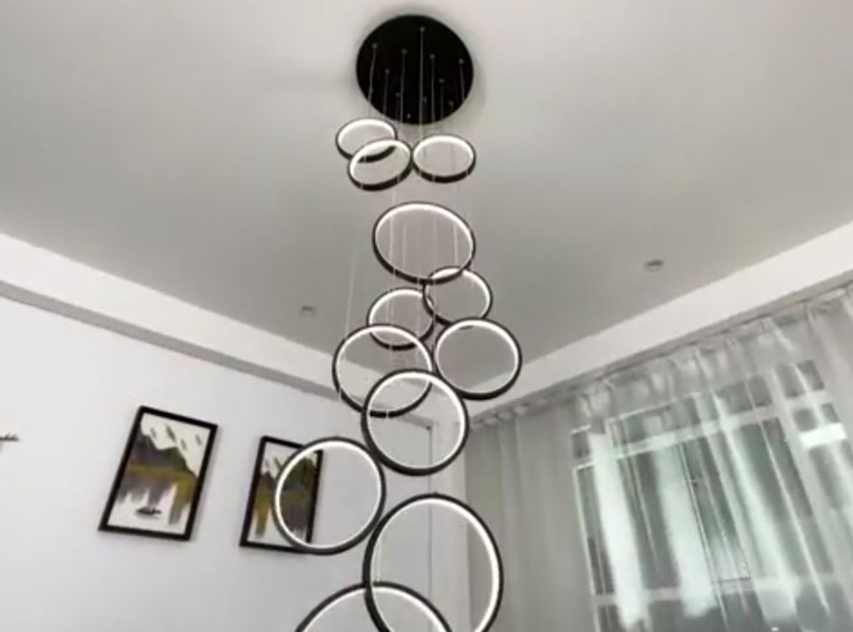 Черни висящи рингове 12 или ринга за висок таван, стълбище