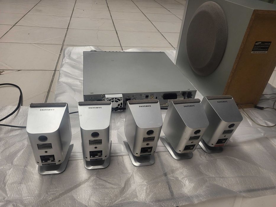 Samsung HT-DB120 Progressive-Scan DVD Receiver Домашно Кино