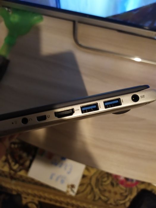 Продам ноутбук Асус.