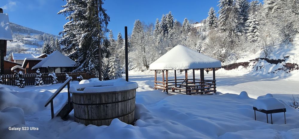 Cabana de inchiriat la munte cu ciubar  Arieseni Apuseni
