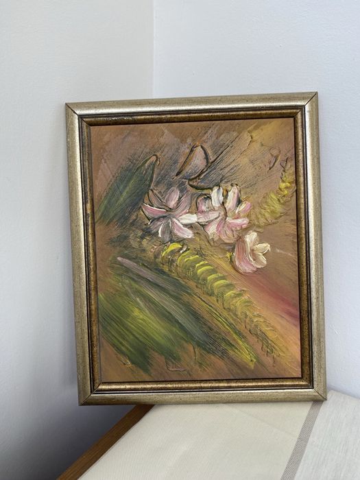 Картини с маслени бои и златисти рамки