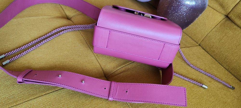 Чанта в актуален за сезона цвят Patrizia Pepe, естествена кожа