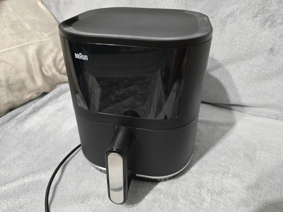 Friteuza Braun in garantie ca nou
HF3030