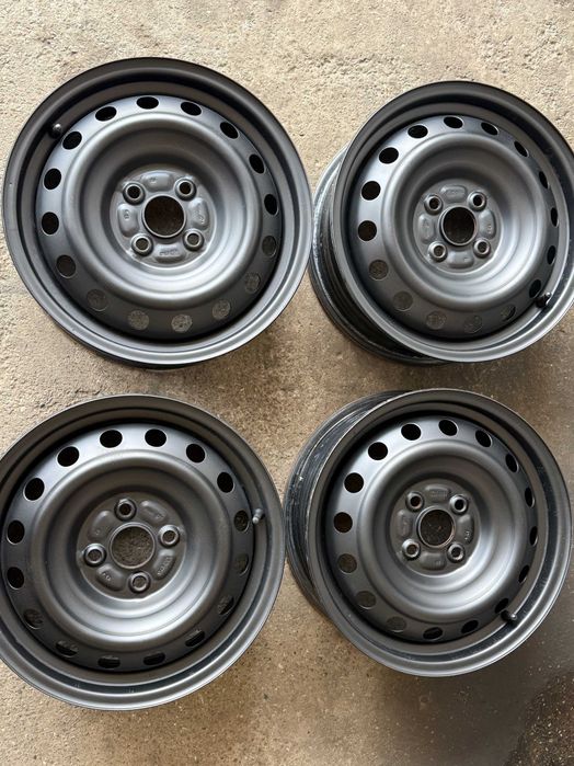 Vand 4 jante tabla pe 15" pentru toyota yaris,corola,aygo si hyundai i20 500ron toate