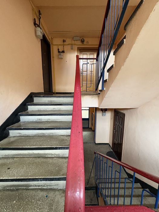 SERVICIU: Curățenie scări de bloc