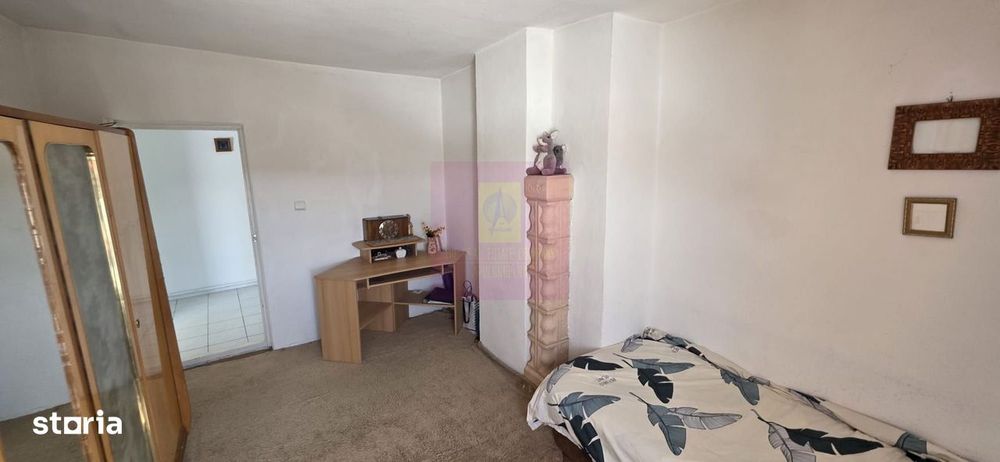 Casa cu 4 camere de vanzare in Campina