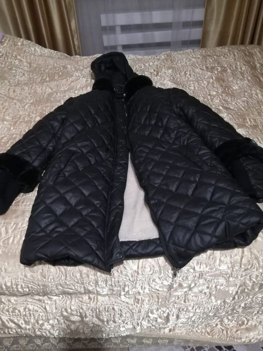 Продам куртку зимняя)))