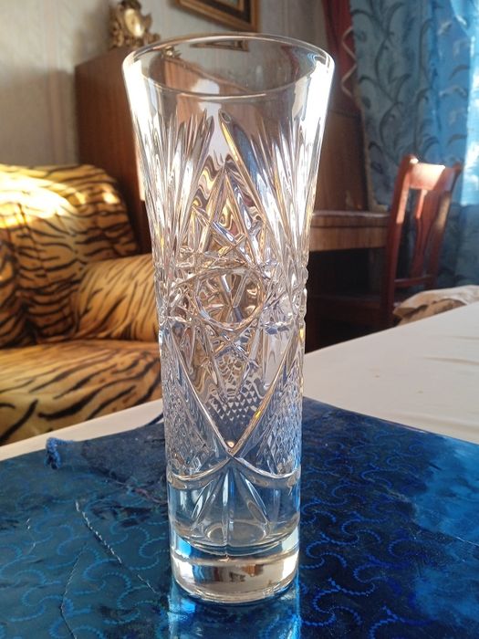 Продаю хрусталь вазы и прочее