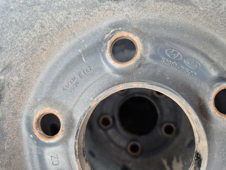 Джанти за Kia/Hyundai 15 с зимни гуми Bridgestone 185/65/15 ДОТ2921