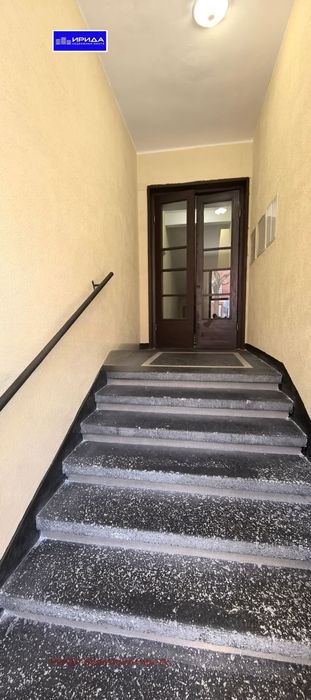 Двустаен апартамент до НДК!