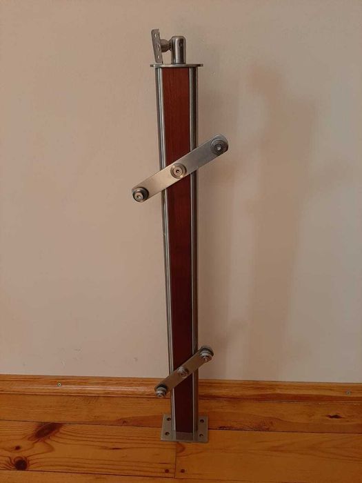 Балясины, элементы лестниц из бука