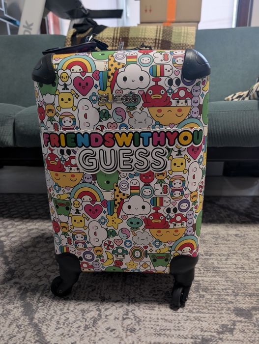 Твърд куфар Guess Нов