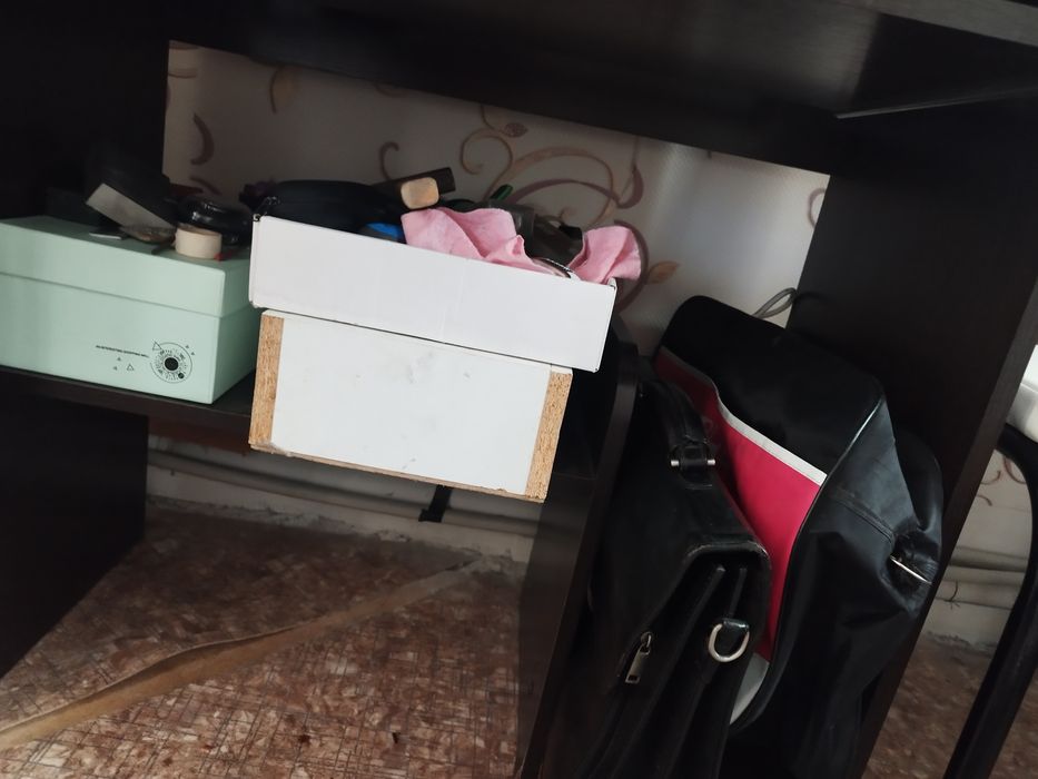 Продам компьютерный стол