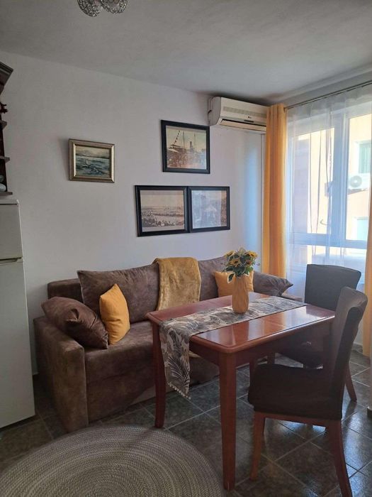 Дава се под наем Двустаен апартамент в Варна, Център - 50 кв.м за 537 € - Снимка #1