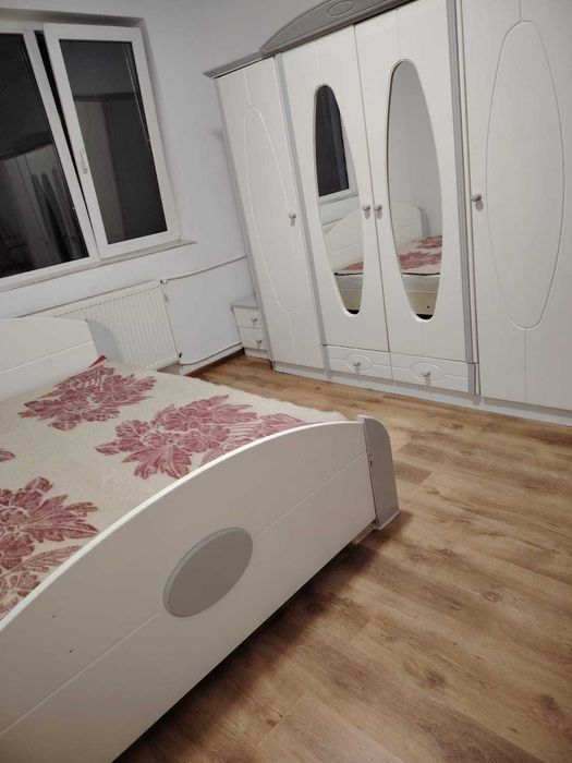 Închiriez garsonieră decomandată in zona Splaiul Crișanei, Oradea