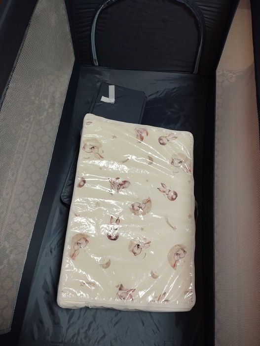 Продавам сгъваема кошара