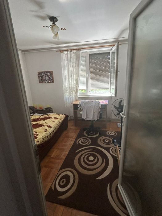 Vând apartament 2 camere 60mp, et. 4/4 uta