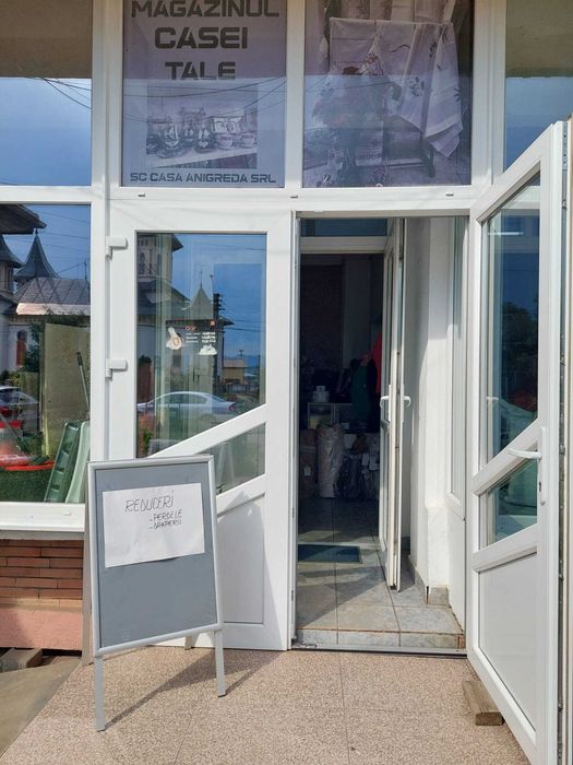 Inchiriez_Spatiu comercial_Roznov_centru, la strada principala