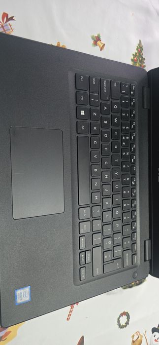 Лаптоп Dell latitude 3400