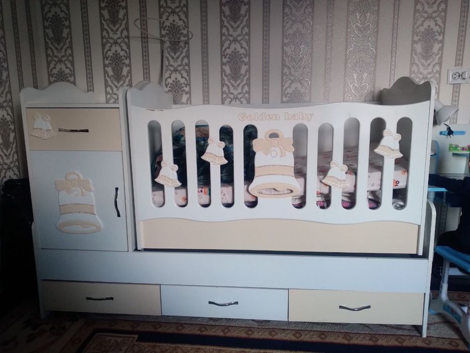 Детская мебель, кровать и шкаф (срочно)