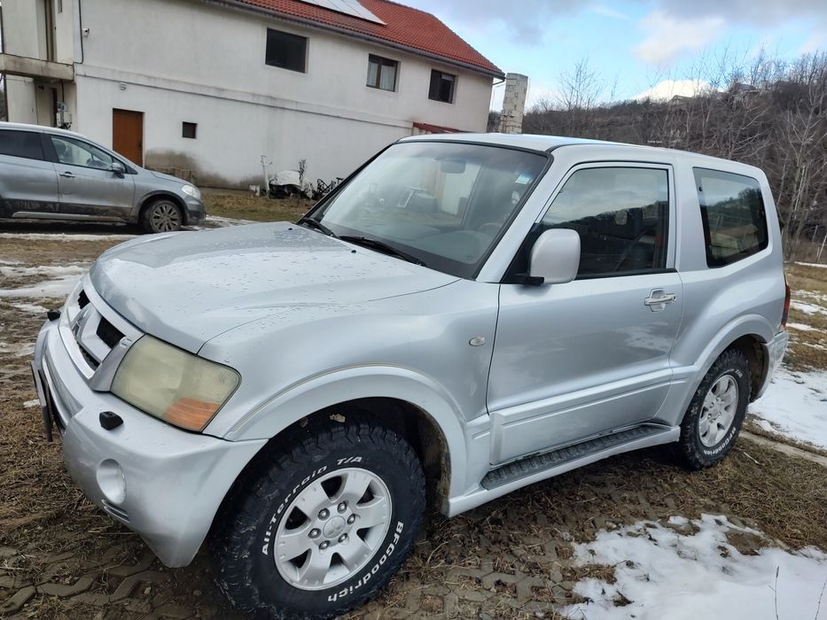 Mitsubishi Pajero autoutilitară